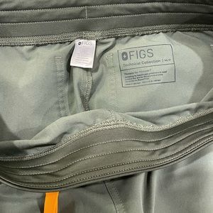 Olive Green Figs - size Medium